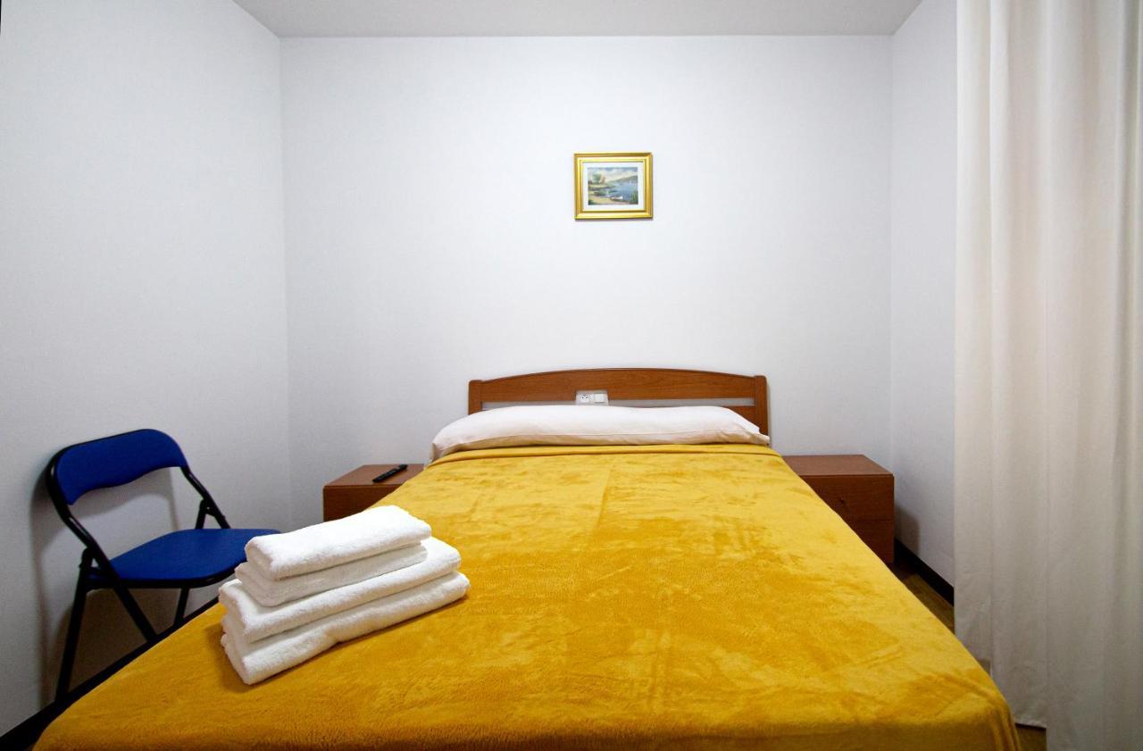 Yani'S Hospedaje Pension 1 Estrella Arriondas Extérieur photo