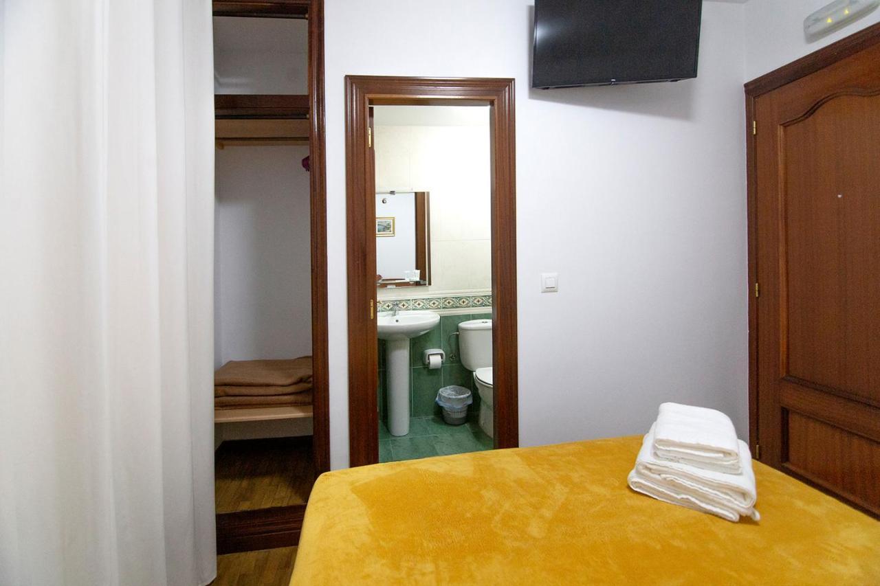 Yani'S Hospedaje Pension 1 Estrella Arriondas Extérieur photo